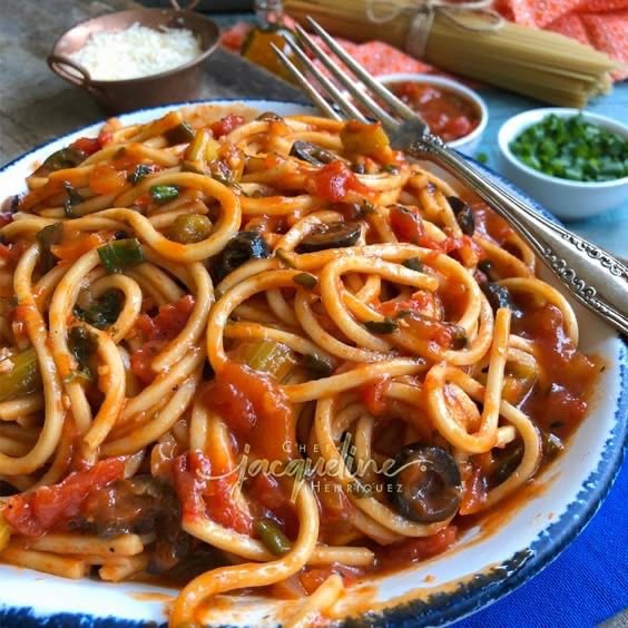 SPAGHETTI NAPOLITANO